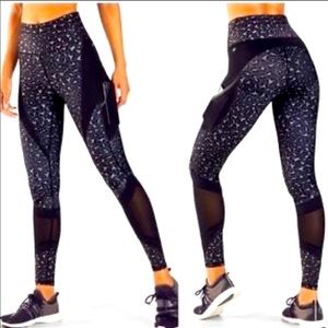 Fabletics leggings with side pockets medium